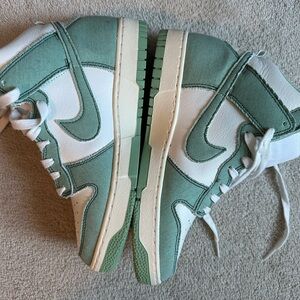 Nike Women’s Dunk 1985 High-Top Sneakers in Green and White